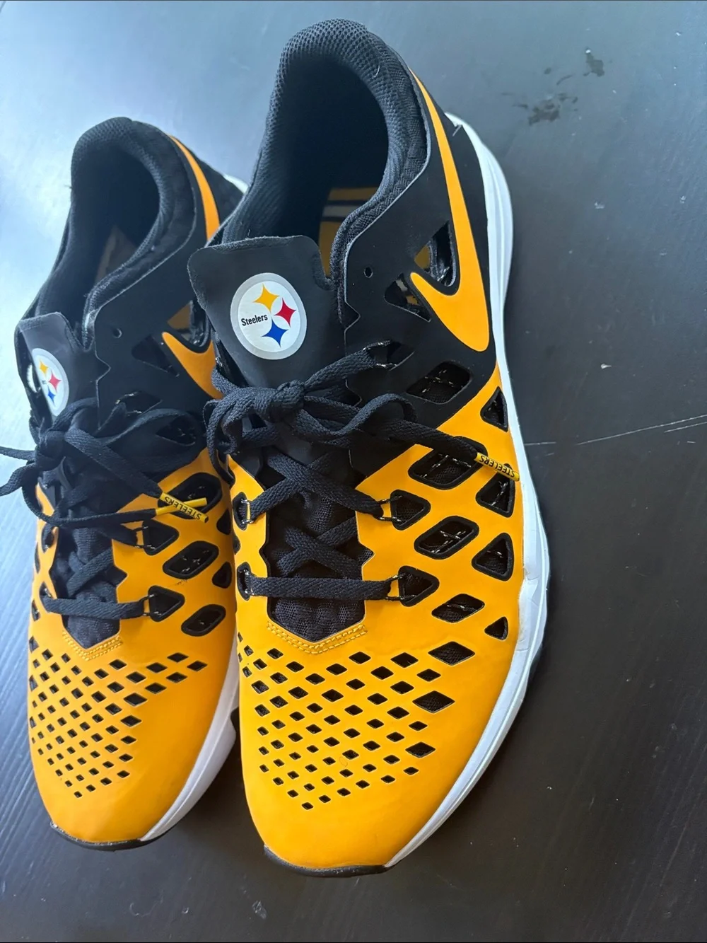 Nike limited edition steelers shoes size 13 only ever worn once